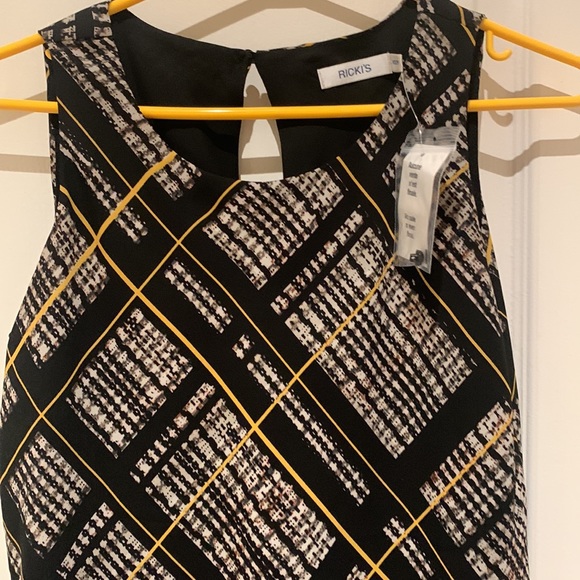 NWT. Rickie’s tunic blouse - Picture 3 of 7